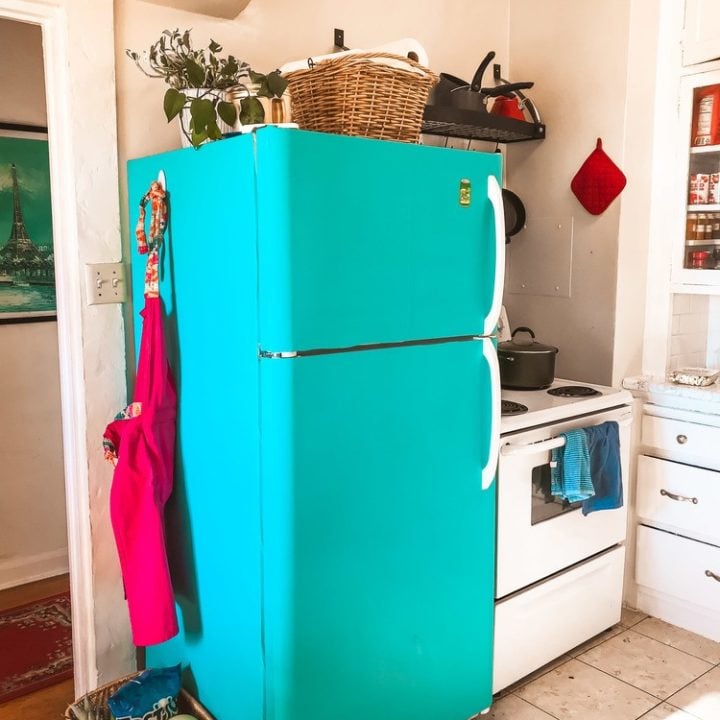 DIY: How I Put Contact Paper On My Fridge (Before & After Photos!)